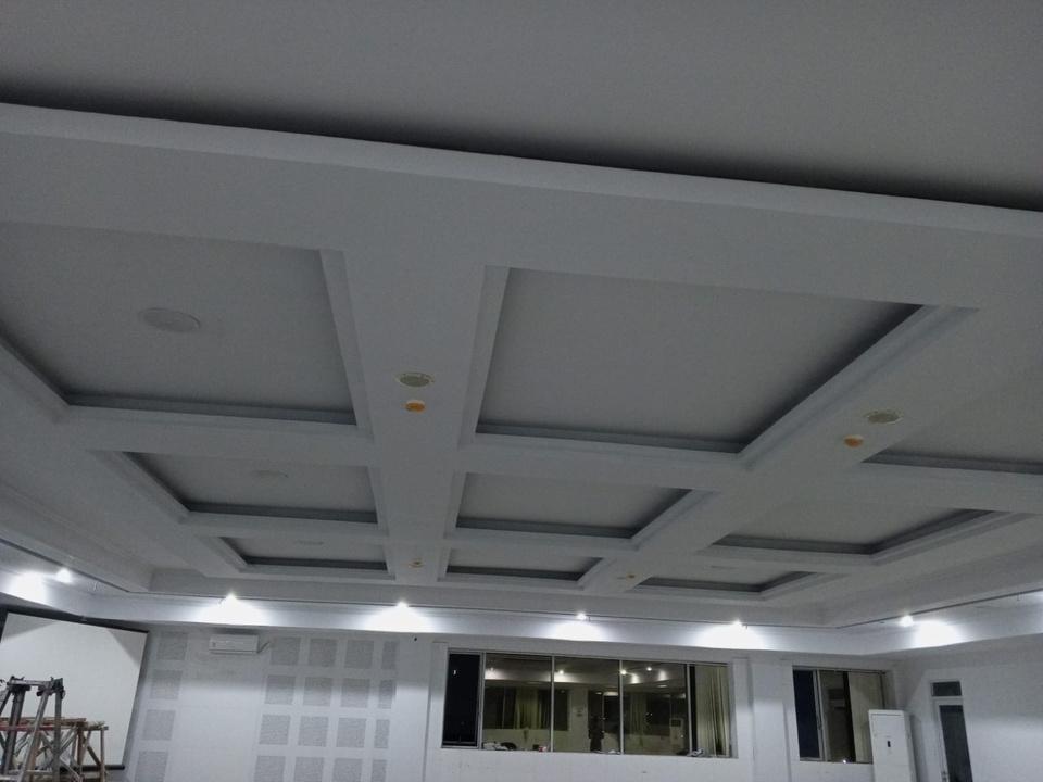 Panduan Memilih Desain Plafon Interior yang Tepat: Ciptakan Estetika dan Fungsi Ruangan
