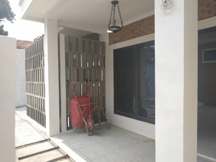 Rumah Pribadi Mr A & Mrs B