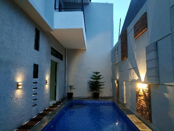 Rumah Pribadi Mr P & Mrs W