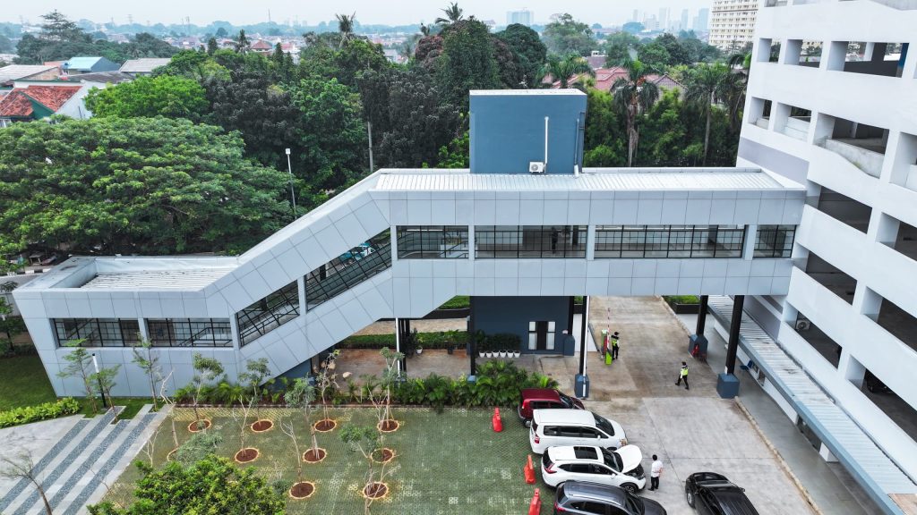 Gedung Apartemen Semesta Mahata Tanjung Barat (2)